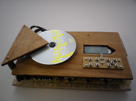 CD player 1 by Juan Fuente