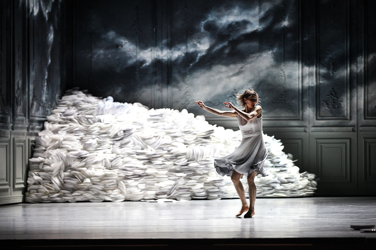 ASCHENPUTTEL ballet by Sebastian Hannak